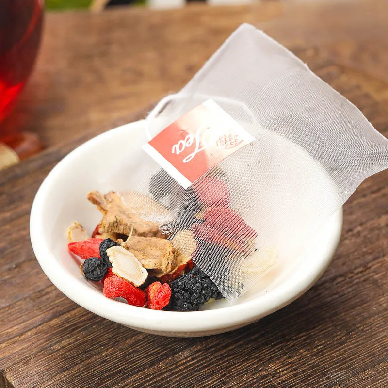 Box of 40 individual ginseng, mulberry and black wolfberry tea sachets, total weight 200g.