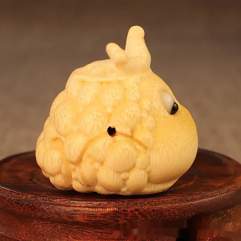 Solid bamboo carving ornament depicting Crown Princess toad with 5.0cm live eye detail