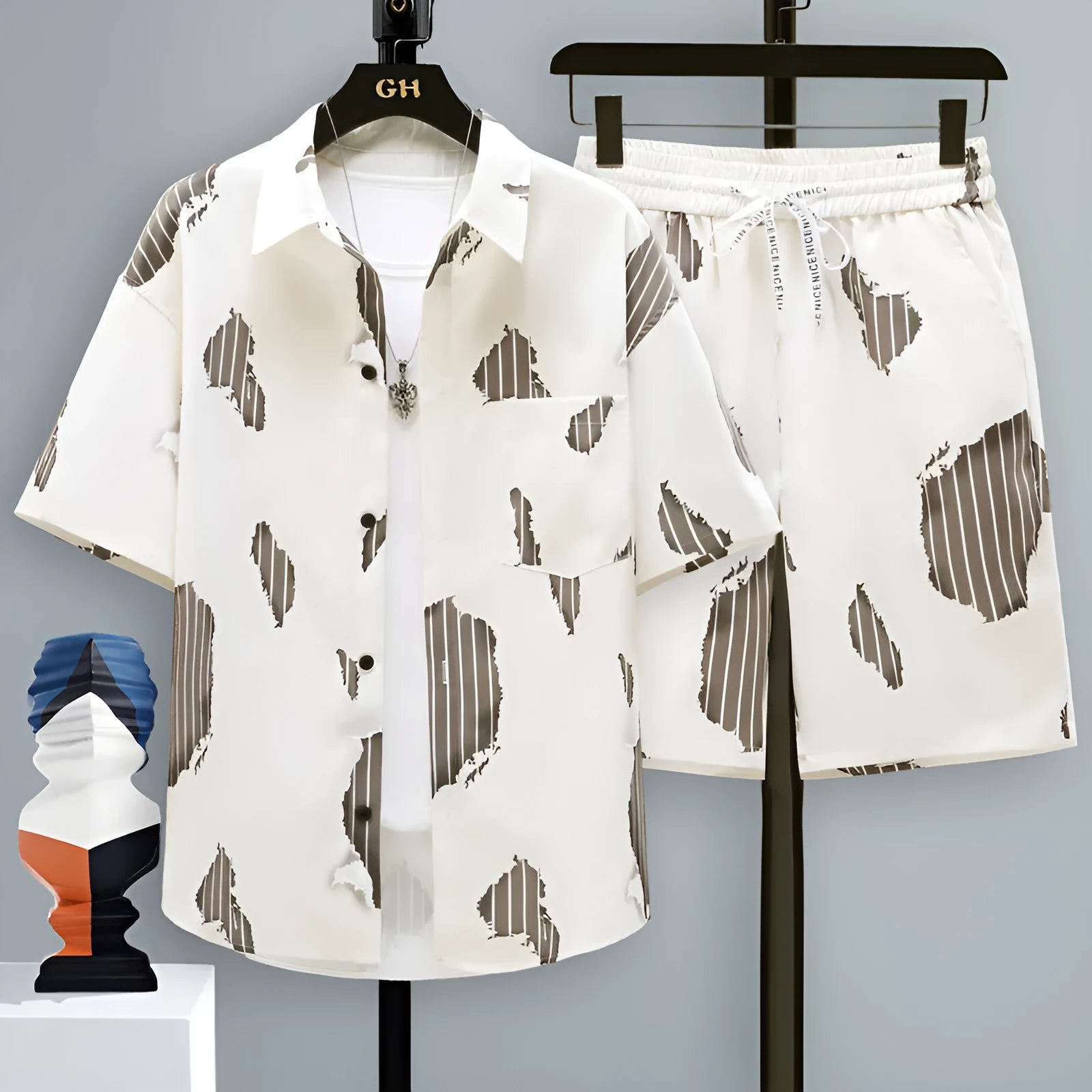 Men's casual sports two-piece set with short-sleeve top and matching shorts