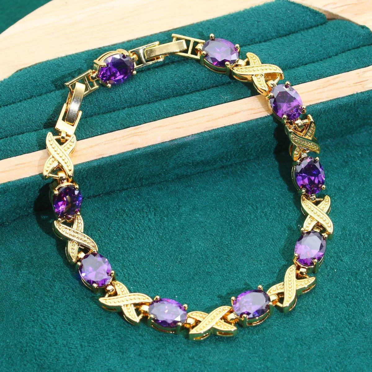 18k gold-plated zircon jewellery set with necklace, earrings, ring and bracelet in synthetic cubic zirconia