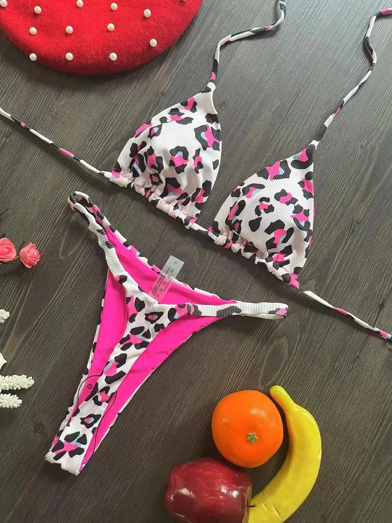 Women's printed bikini swimsuit with cotton-lined briefs in quick-drying fabric