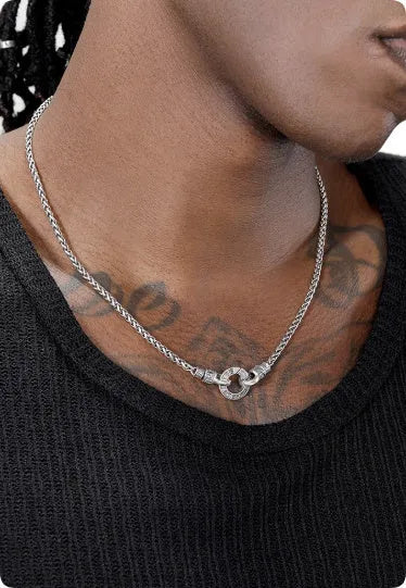 A simple S925 sterling silver clavicle necklace for women on a white background.