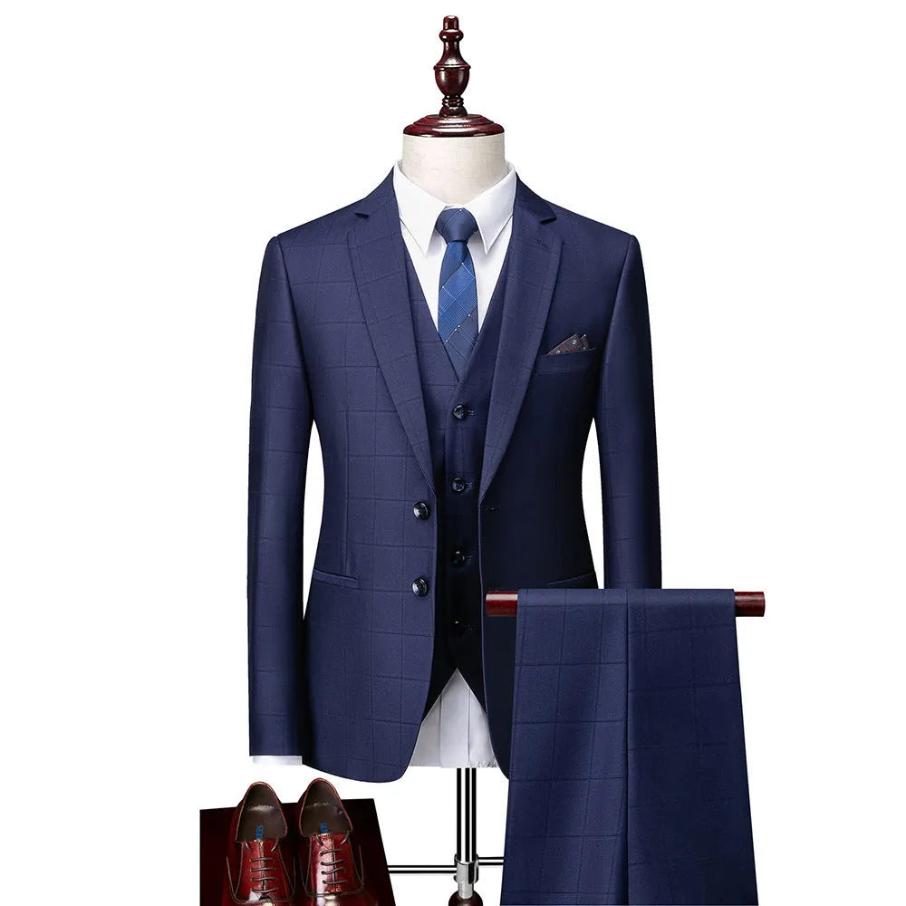 Men's slim fit three-piece business casual suit in cotton blend fabric with vest, jacket and trousers