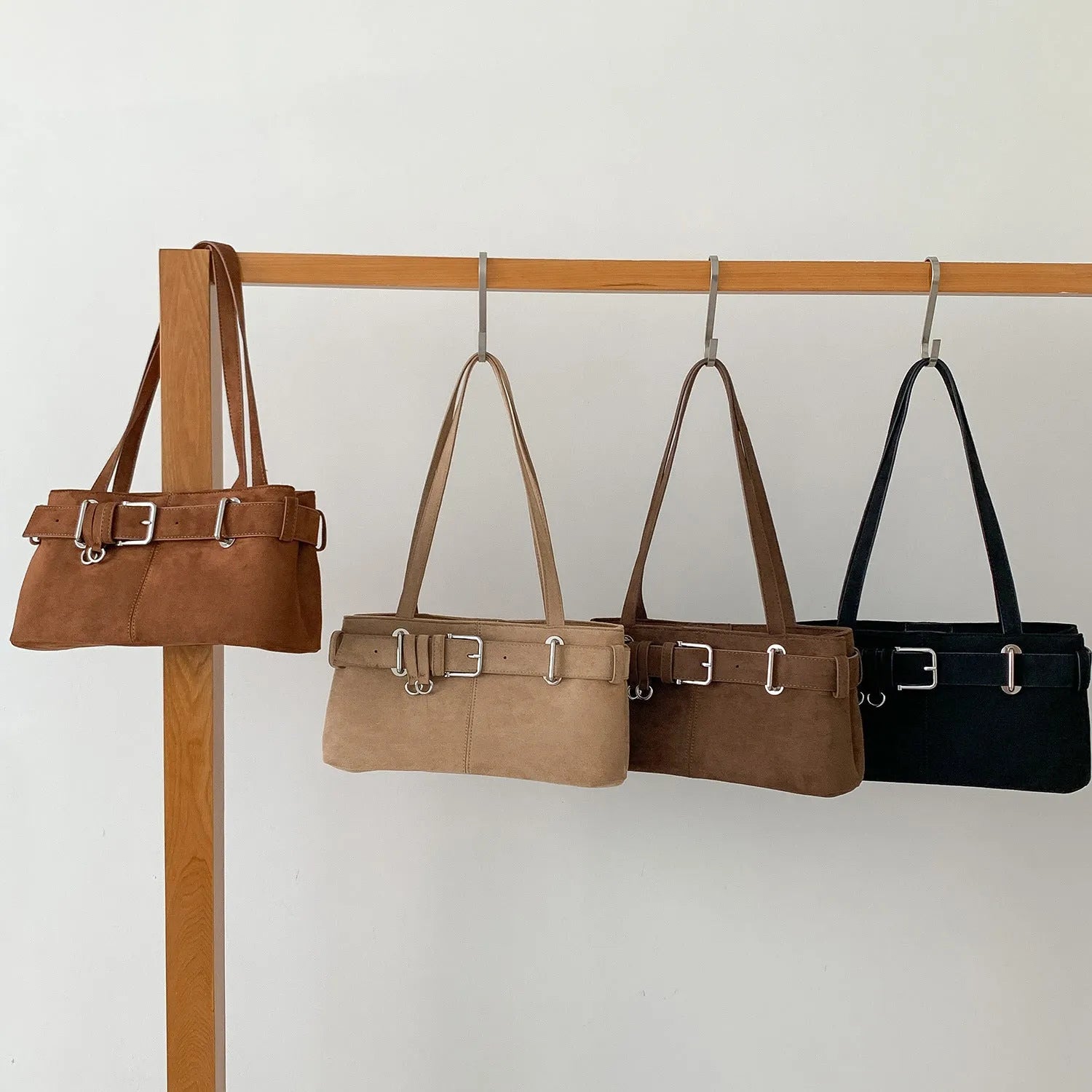 Retro polyester underarm bag in horizontal square shape with sewing thread and lock detail, available in multiple autumn colours