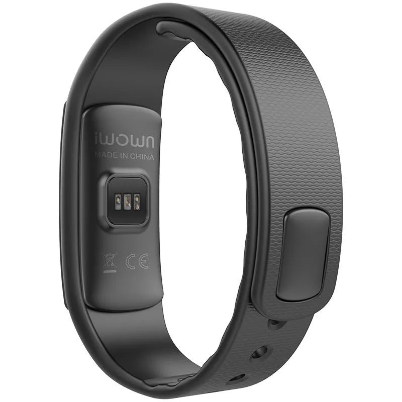 I6 smart sports bracelet with 0.96-inch touch screen in black colour on wrist