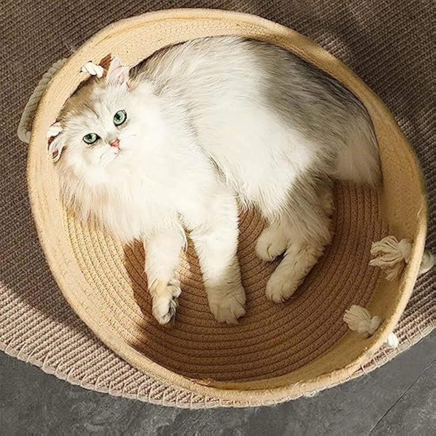 Wicker cat bed basket with corrugated scratching board in large and small sizes