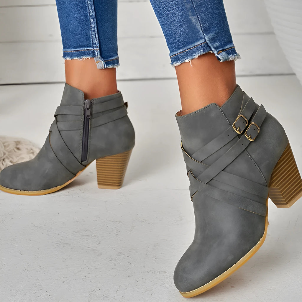 Grey plus-size women's short boots with a 7cm block heel and side zip.