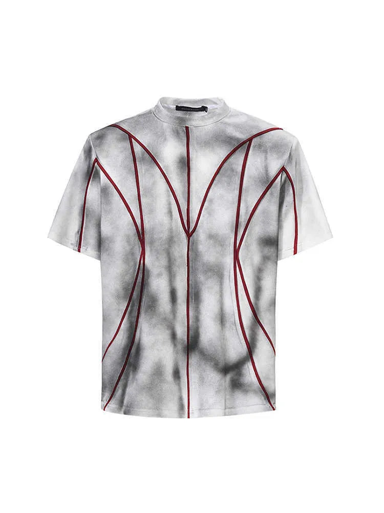 Padded shoulder short sleeve T-shirt with three-dimensional line patchwork design and round neck collar