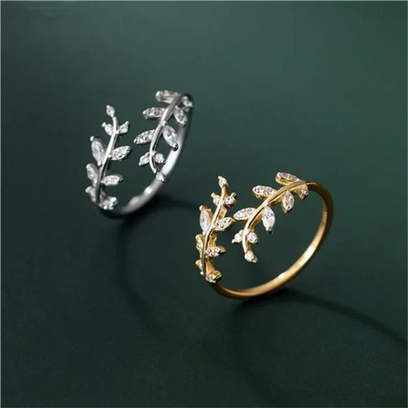 Leaf-shaped copper electroplated branch ring for women in gold or silver colour options