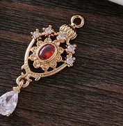 Small water drop-shaped pendant with micro inlaid zircon detail and crown hollow design
