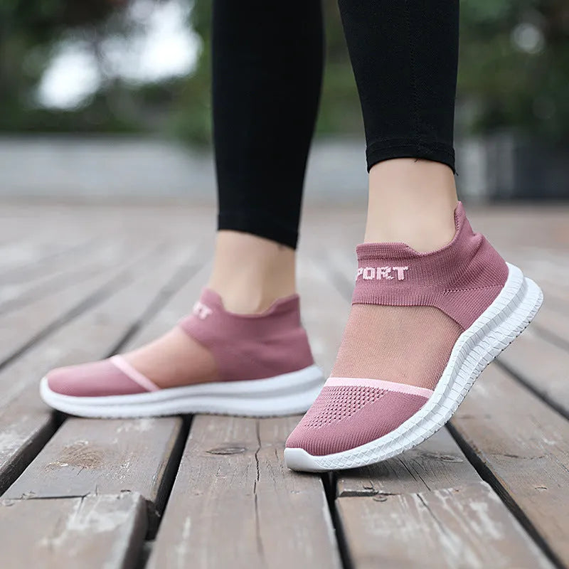 Flyknit casual sock shoes in multiple colours with lace-up front and MD sole