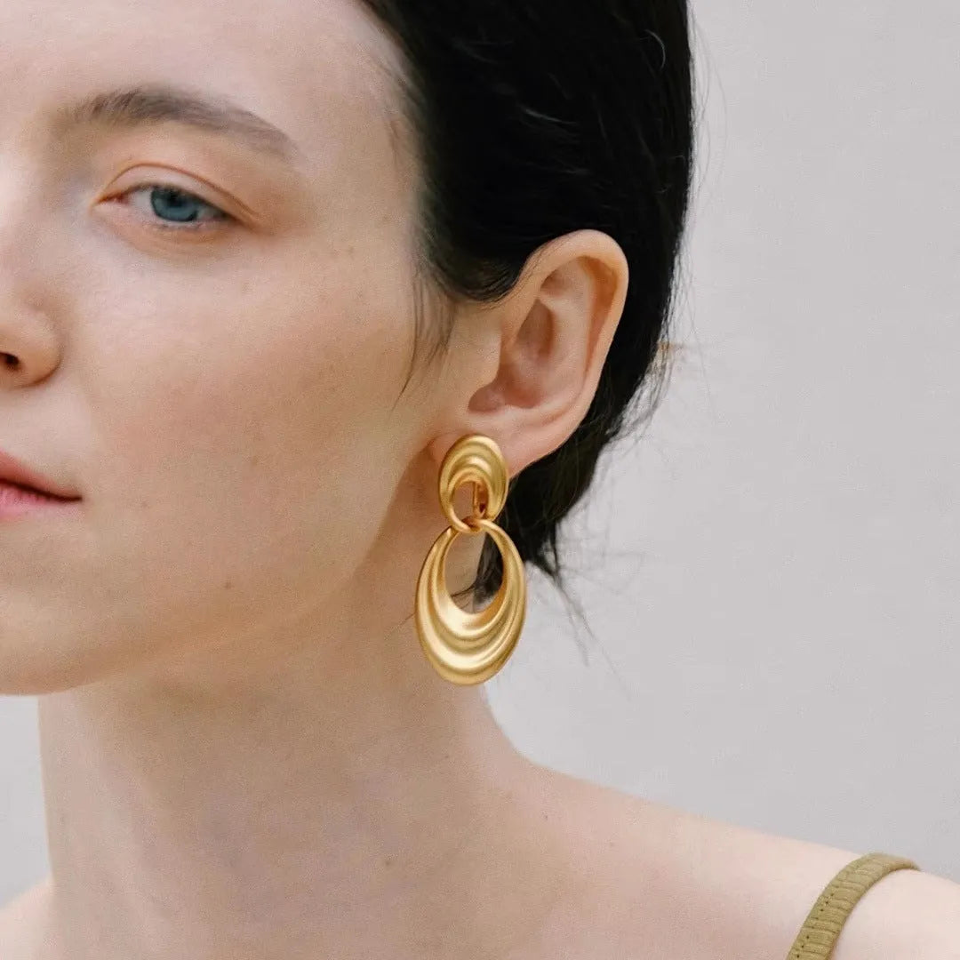 Quicksand-coloured double circle French retro earrings with U-shaped design on copper