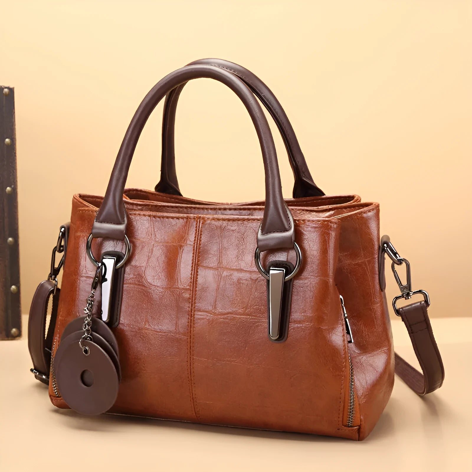 Retro contrast colour large capacity shoulder bag with internal organisation compartments