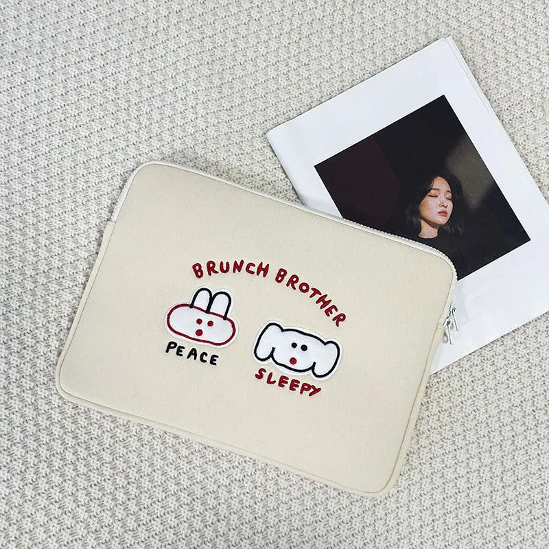 Embroidered animal design laptop sleeve in polyester with puppy pattern for 13-15 inch laptops