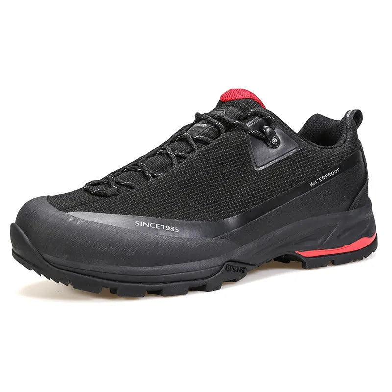 Men's low-top mountain climbing shoes with leather mesh uppers and non-slip rubber outsoles