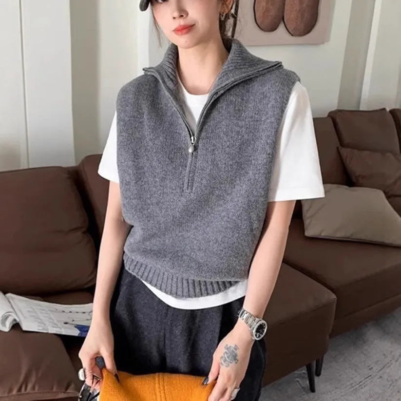 Retro half zip sleeveless knit vest in polyester mesh with 3D pattern