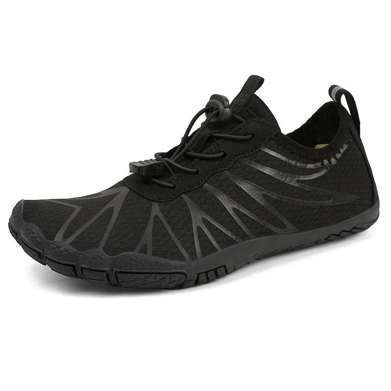 Breathable non-slip sports running shoes in casual low-top design with lace-up front