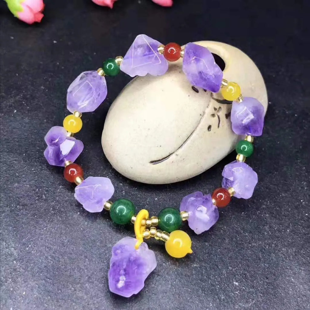 Women's natural style amethyst bead bracelet with a decorative fu character.