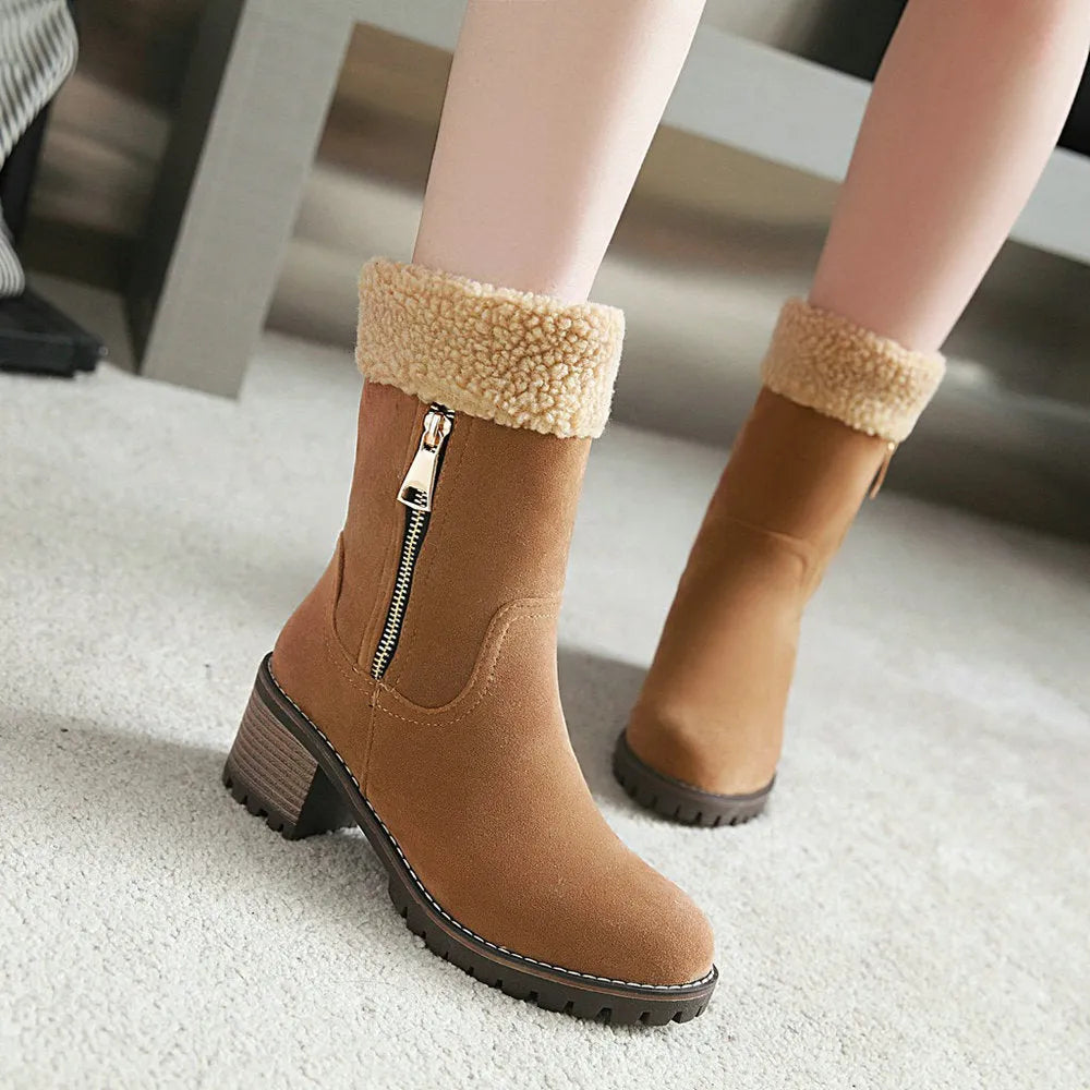 Women's snow boots with rubber insole and plush lining in winter colours