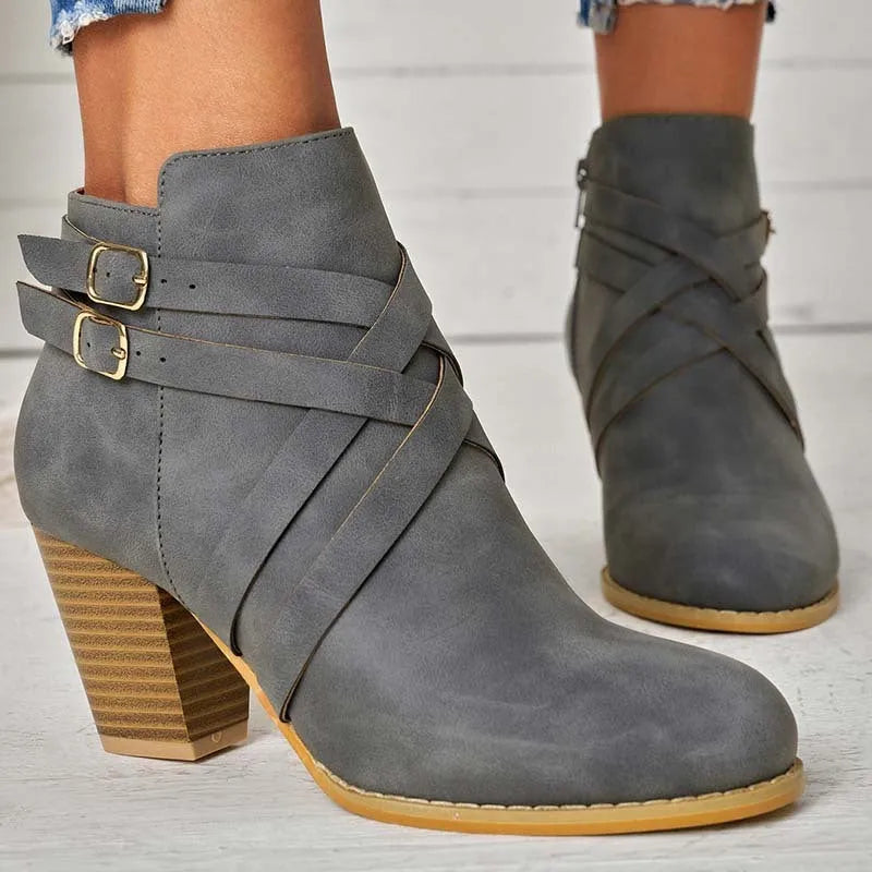 Grey plus-size women's short boots with a 7cm block heel and side zip.