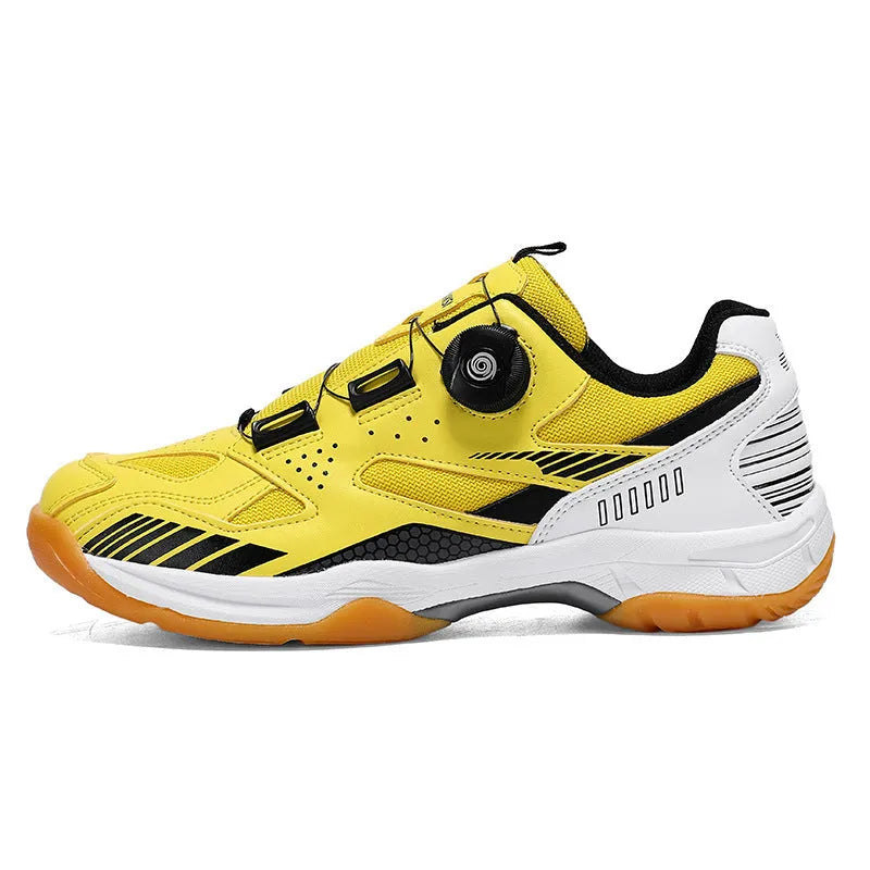 Unisex casual sneaker in yellow with round toe and flat heel, made from microfiber and fabric.