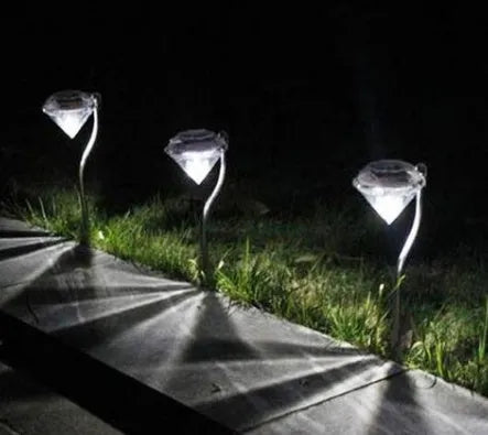 Solar powered garden diamond light with adjustable angle and poly-silicon solar panel