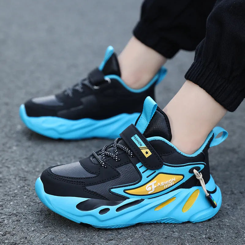 Boys' platform sports running shoes in dark blue with Velcro strap and mesh upper.