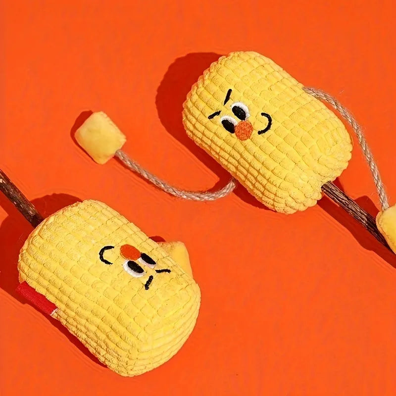 Corn cob shaped cat toy with natural maize husk texture for dental cleaning and molar exercise
