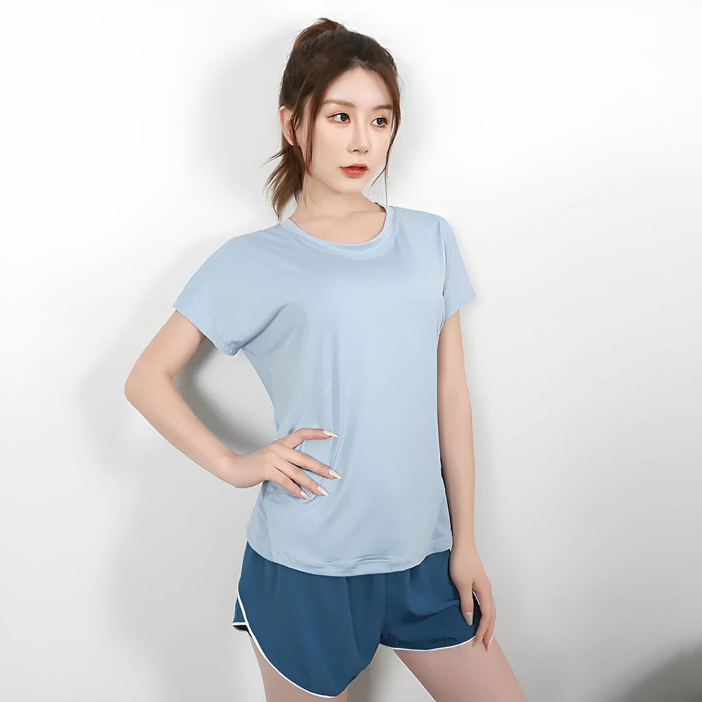 Women's short sleeve polyester yoga t-shirt in sportswear colours for fitness activities
