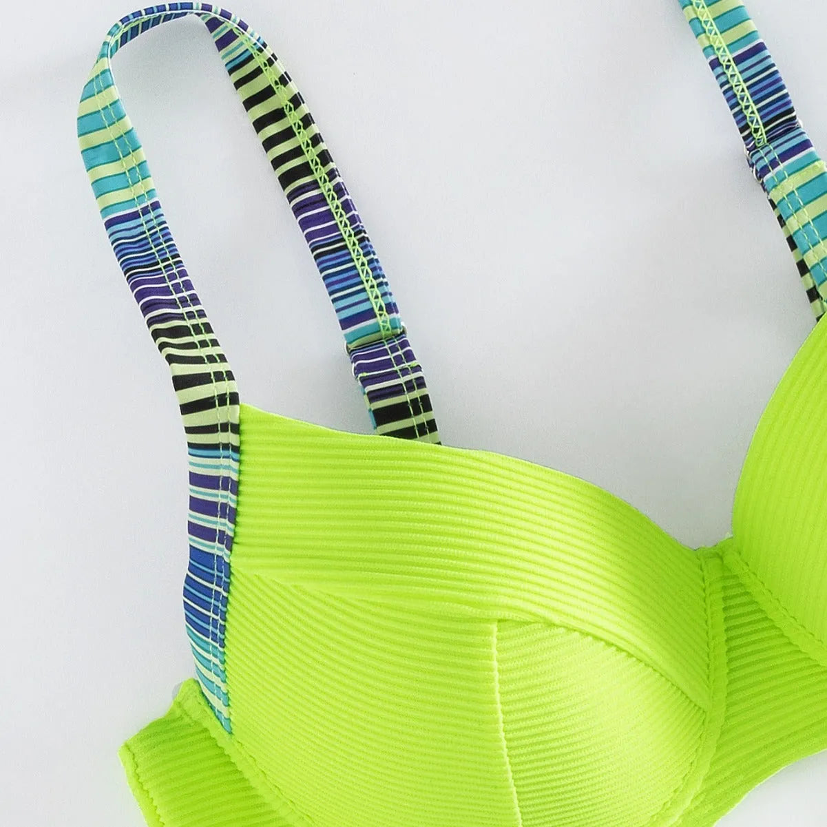 Women's green printed halter bikini with split-side briefs bottoms