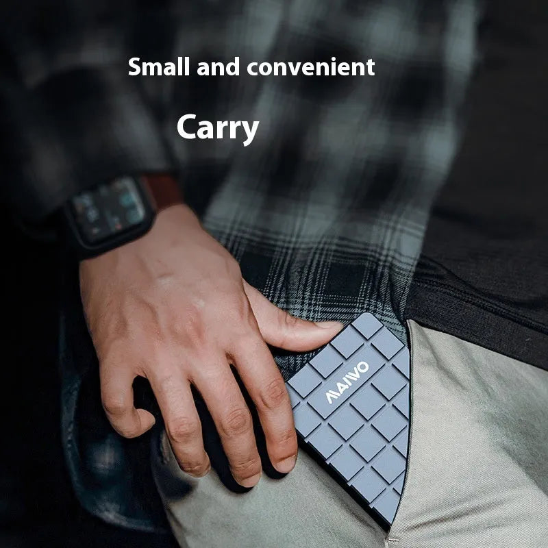 Aluminium USB4 hard disk enclosure for solid state drives with 40Gbps transfer speed