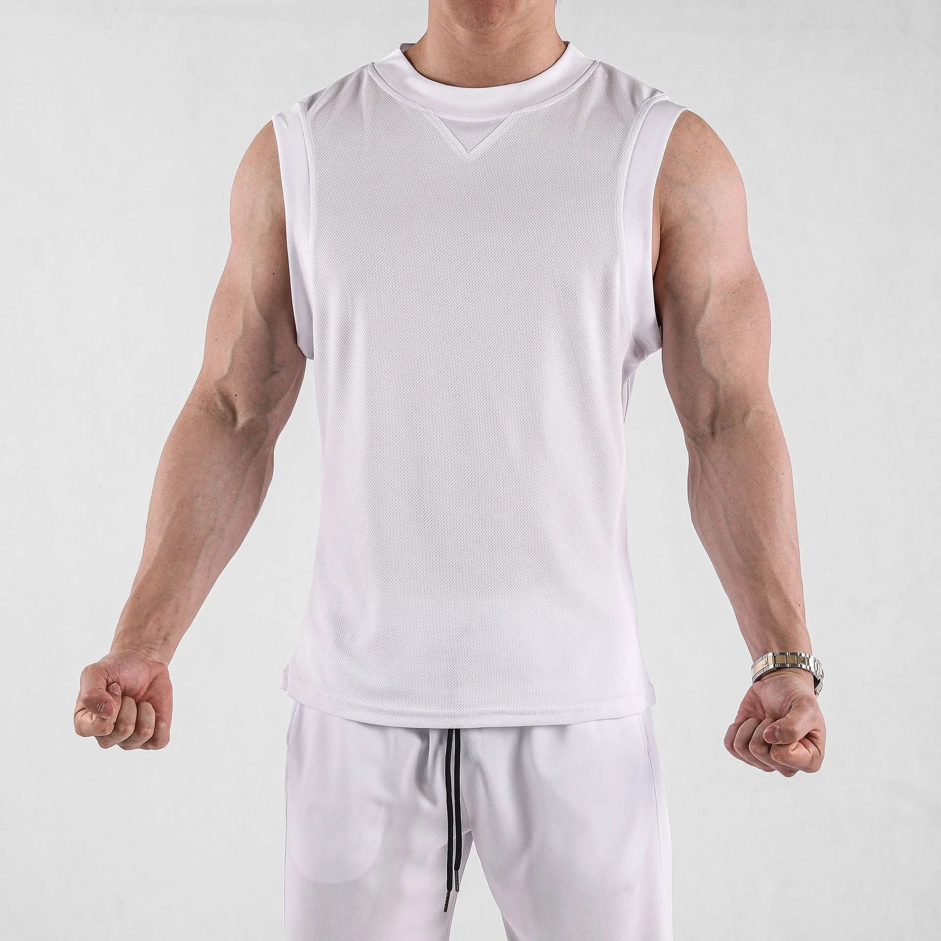 Men's loose fit quick-dry vest in black or white for summer sports and fitness activities