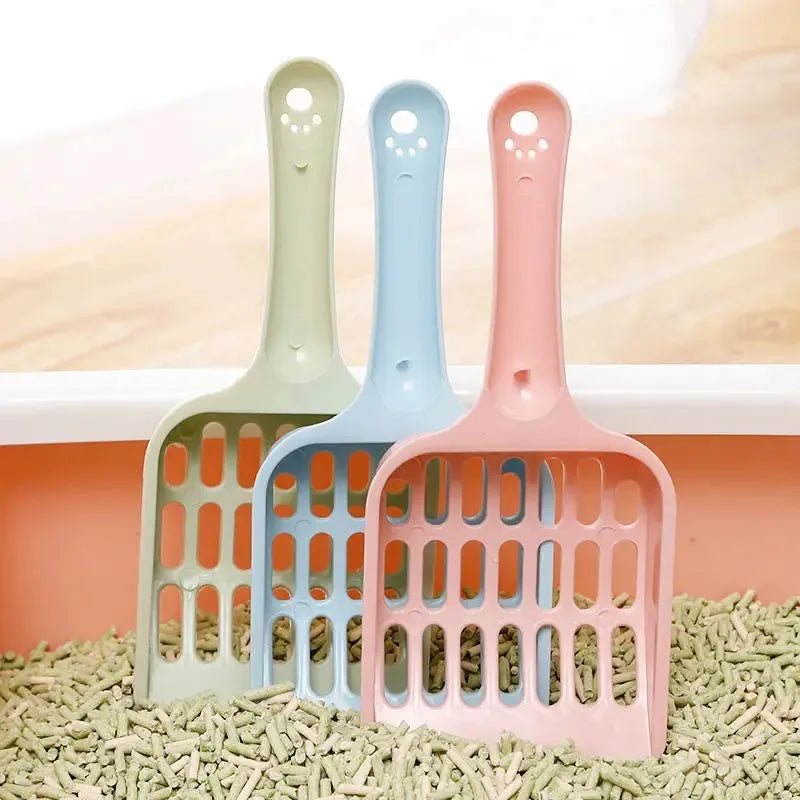 Blue plastic cat litter scoop measuring 20cm length for pet toilet cleaning