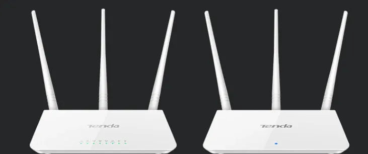 White dual-band wireless router with 2.4GHz and 5GHz frequency support for broadband internet connections