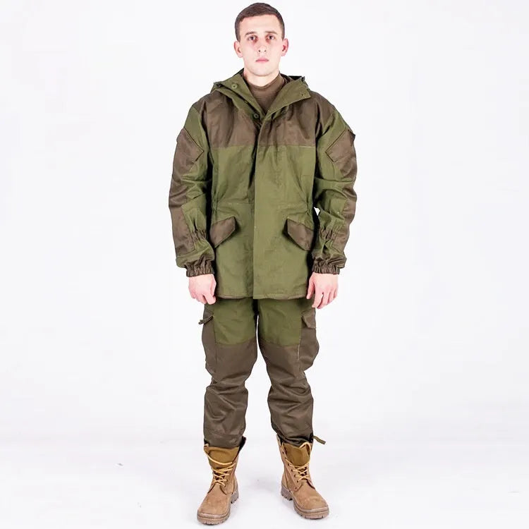 Men's solid colour tactical battle suit jacket and trousers set for outdoor sports.