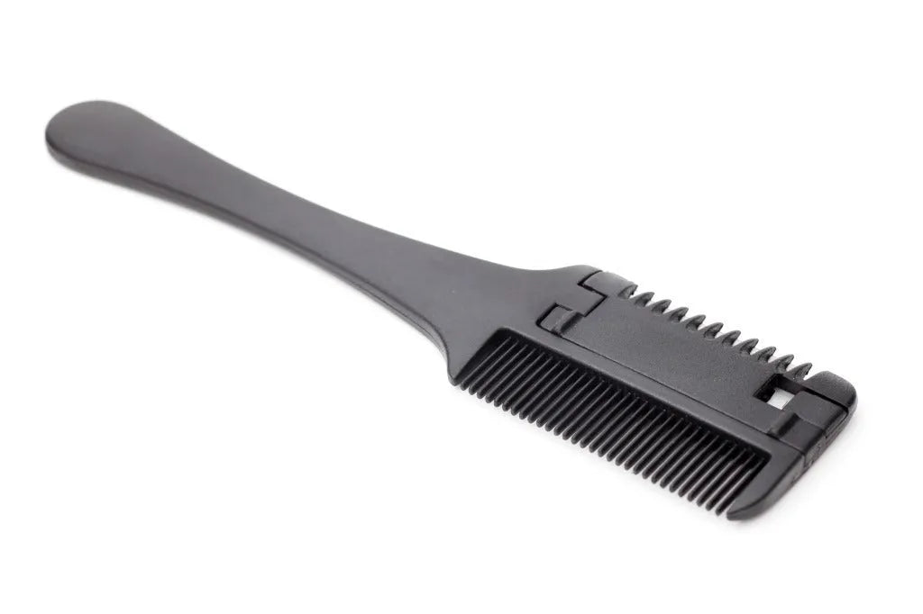 A 2-in-1 razor comb for grooming dogs and cats, shown with replacement blades.