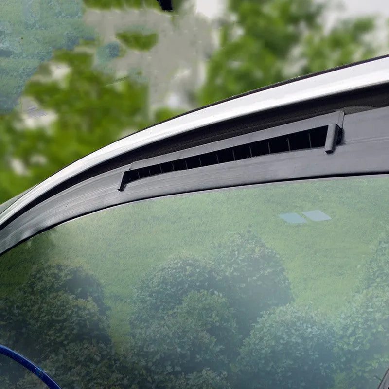 Black and white USB-powered car ventilation fan for dashboard mounting with 1.5m cable