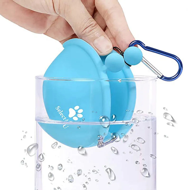 Silicone pet training treat pouch with hook-and-loop closure measuring 9 by 9.5 centimetres