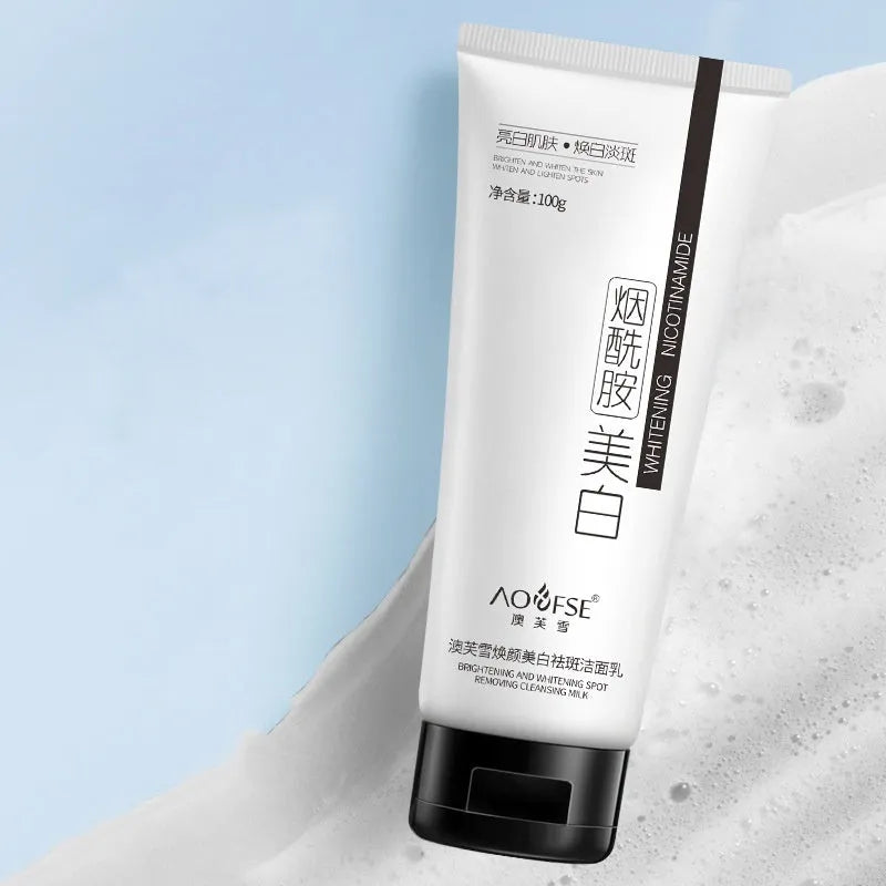 White whitening freckle removing facial cleanser bottle 100ml for pore cleansing