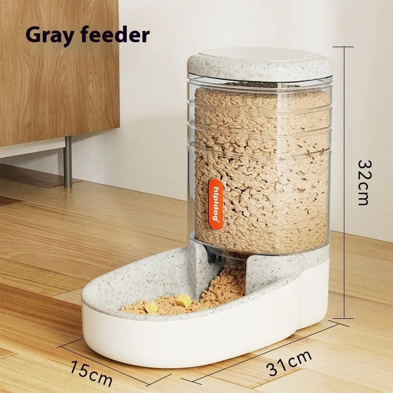 Automatic pet drinker with 3.8L capacity in multiple colour options for dogs and cats