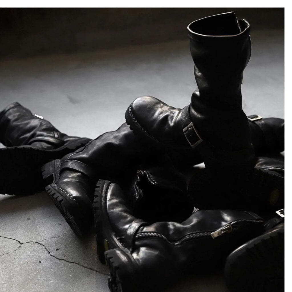 Men's black retro Martin boots with side zipper and round toe on microfibre upper