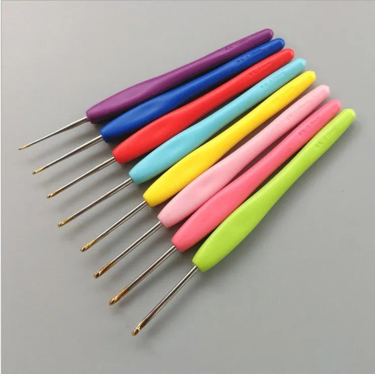 Complete 16-piece crochet hook set with soft and hard handles in PU storage bag