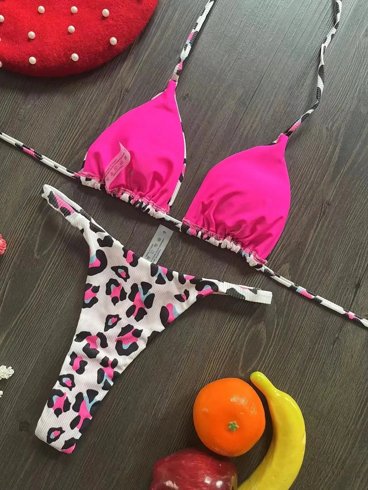 Women's printed bikini swimsuit with cotton-lined briefs in quick-drying fabric