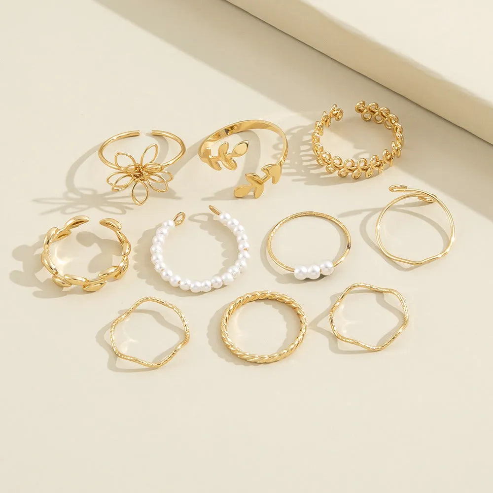 Openwork flower design ring set with glossy gold finish for women's fashion jewellery