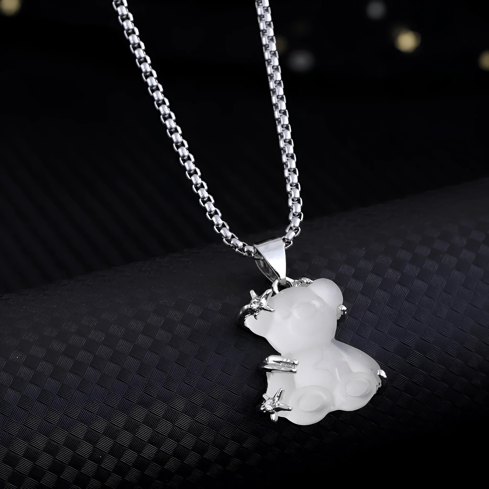 White K-color alloy bear pendant on titanium steel lock chain necklace