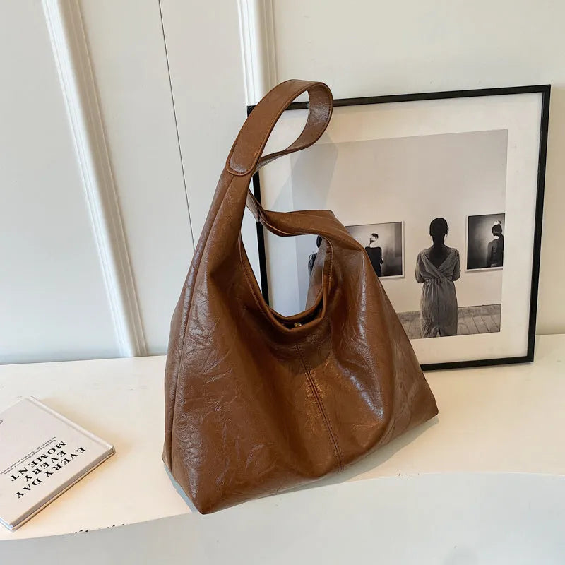 Soft PU leather casual shoulder bag with sandwich pocket in choice of five colours