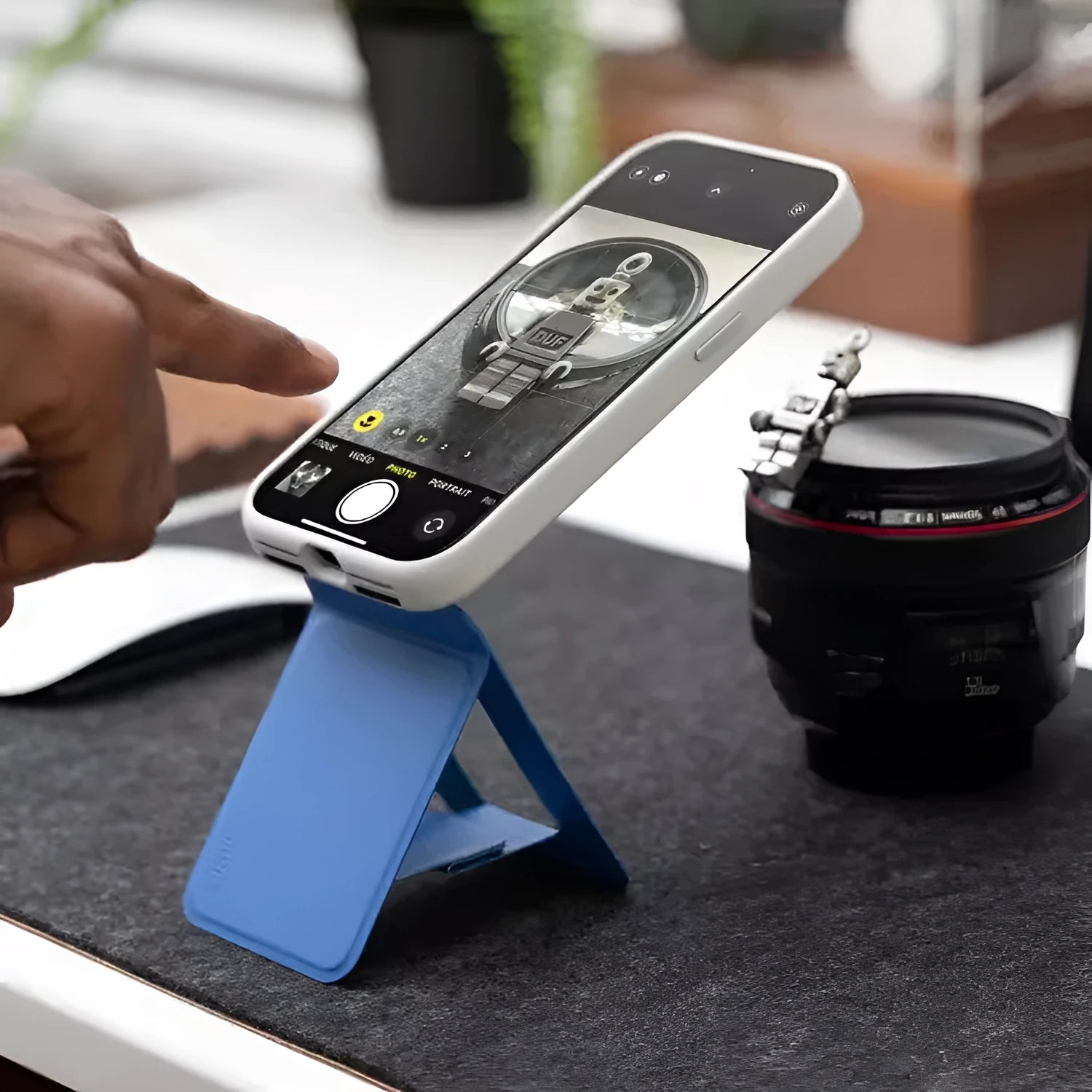Black magnetic mobile phone holder case showing front view and side profile measuring 96.5mm.