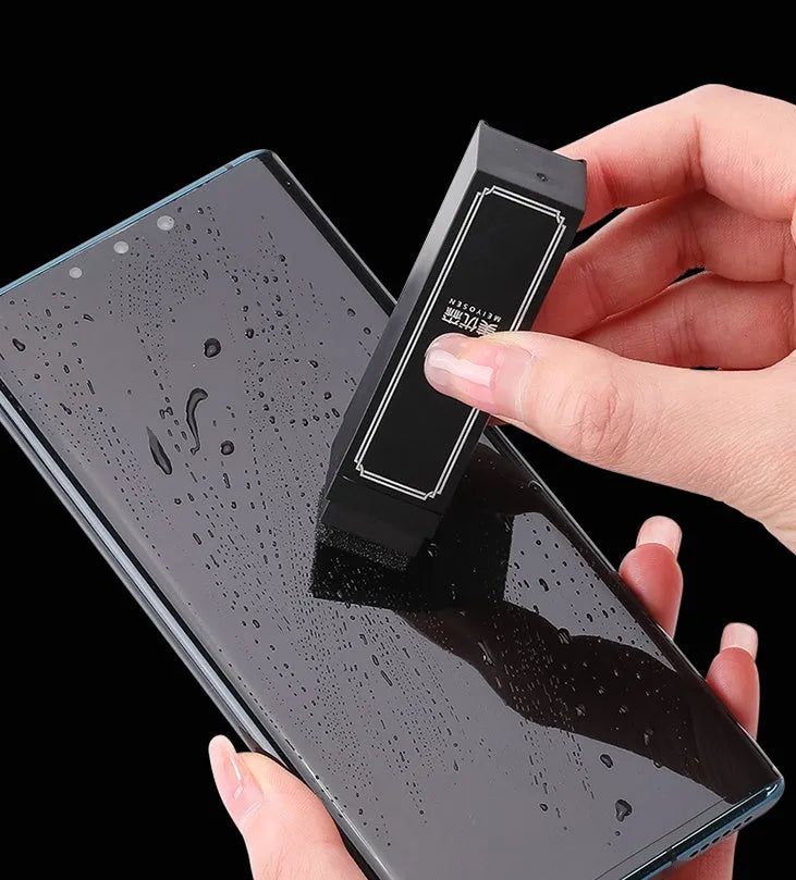 Black pack of 40 disposable mobile phone screen cleaner wipes for decontamination and sterilization