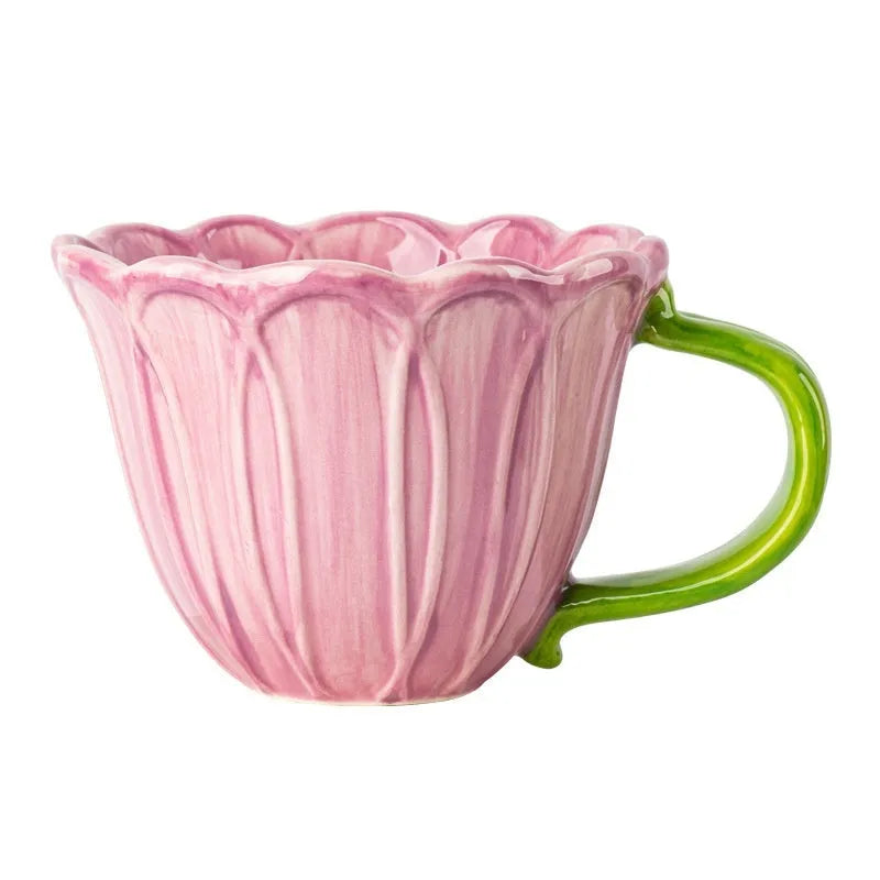 Ceramic breakfast cup with floral pattern in 500ml capacity, red and purple colour options