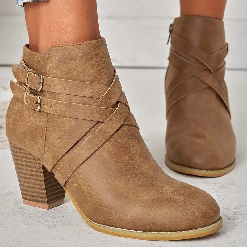 Grey plus-size women's short boots with a 7cm block heel and side zip.